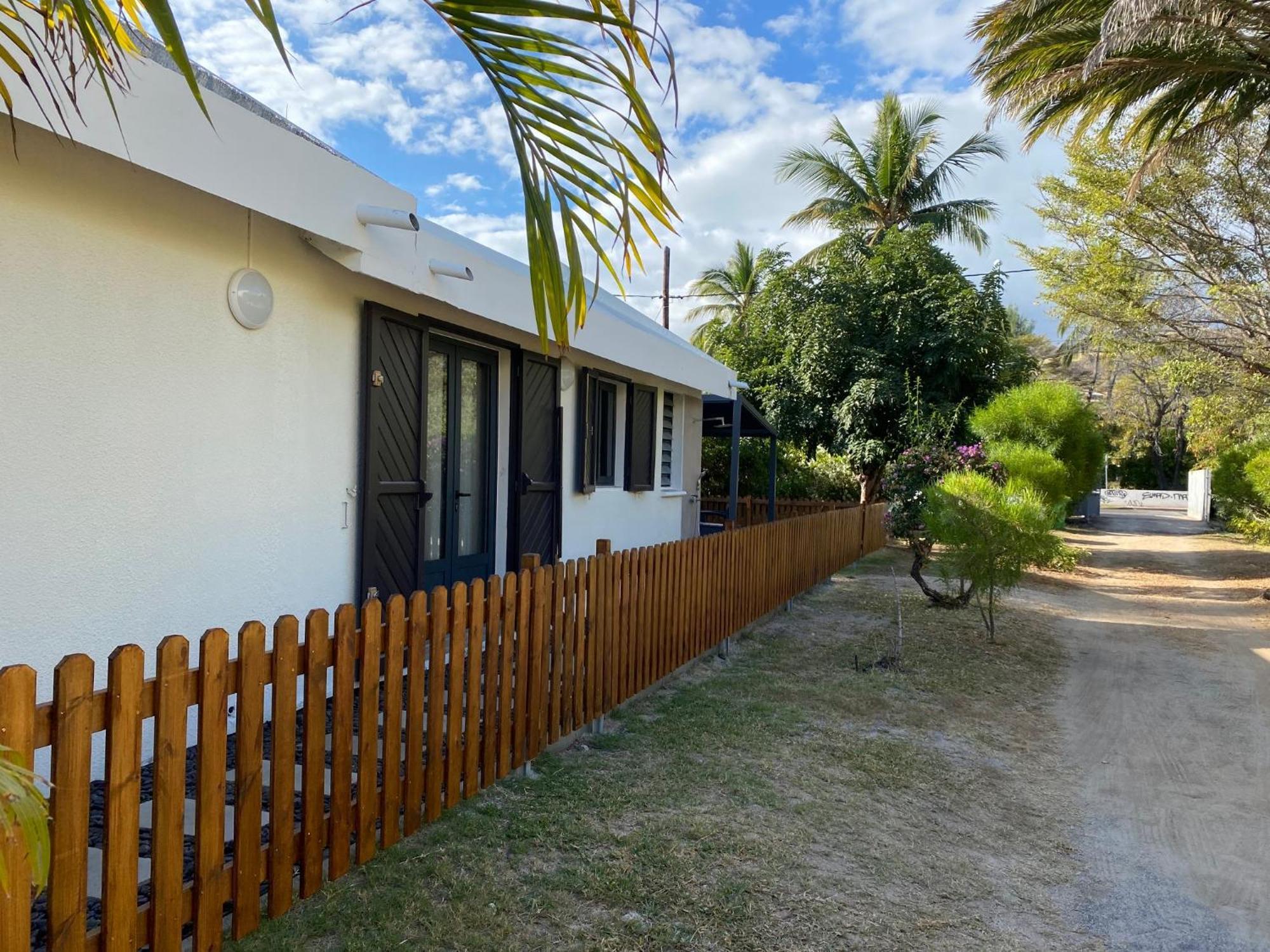 Villa & Bungalow 'Coco Des Sables' Les Pieds Dans L'Eau La Saline-Les-Bains Exterior foto